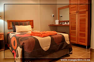 Pongola Rose Garden Guesthouse Bedroom 2, Accommodation Pongola, Guesthouses Pongola, B&B Accommodation Pongola, Affordable Accommodation Pongola
